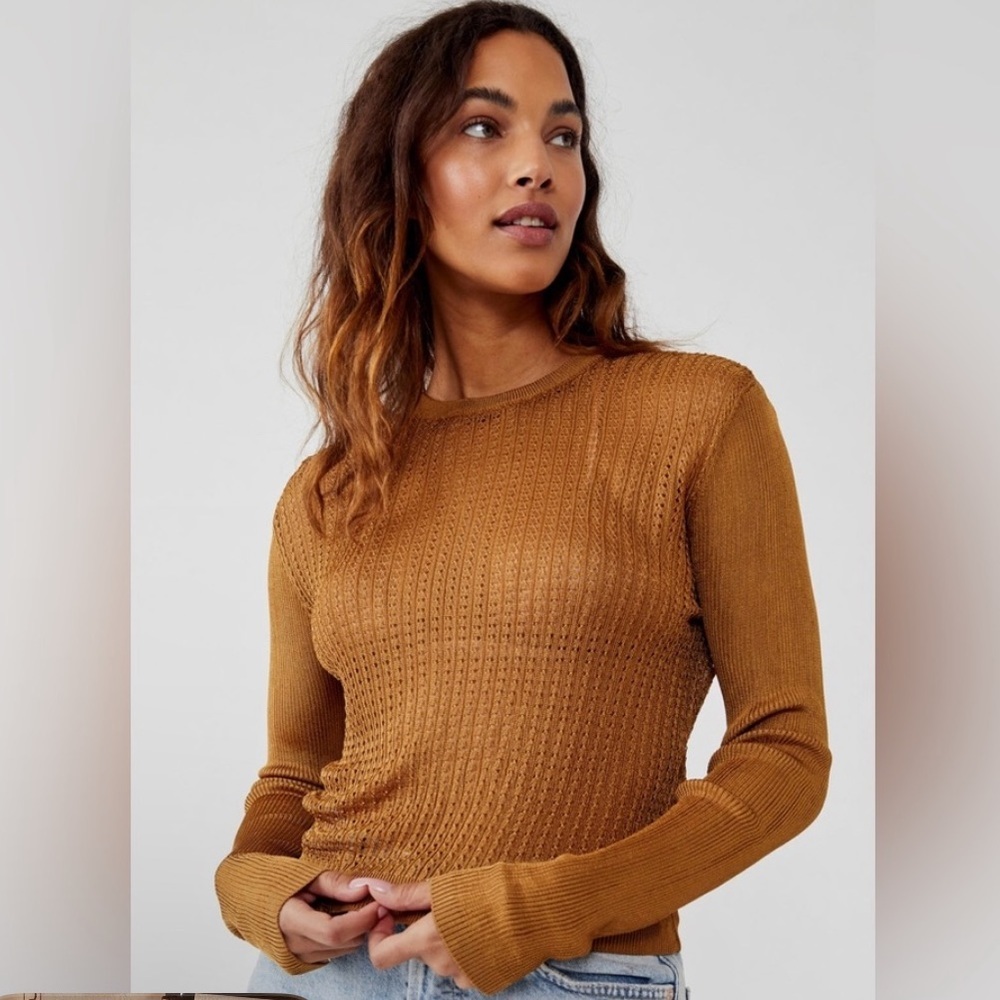 NWT Free People H2O Crew Pullover in Medium💕